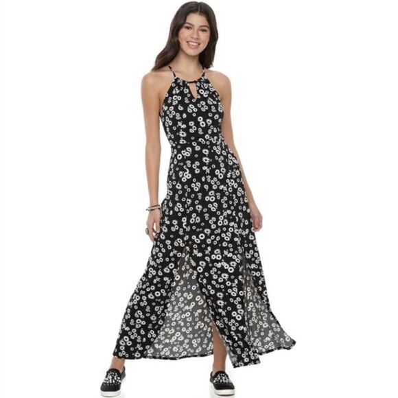 New! Never Worn Black and White Candies Maxi Dress. Size Large. - Picture 8 of 9